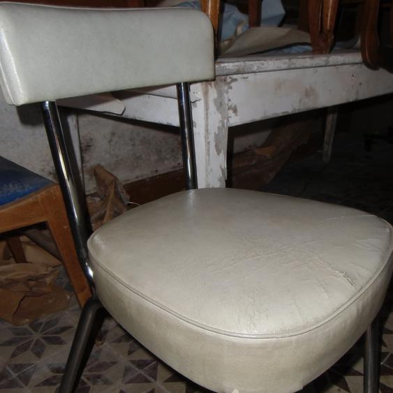 2 Chaises De Bureau Dactylo Rock En  Skaî Simili-Cuir Beige  Piétement Métallique Tubes Chromés