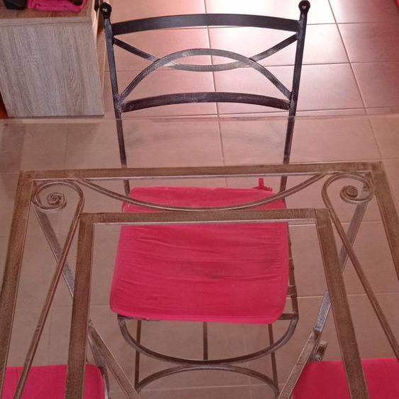 A Vendre Table Et Chaise En Fer Forgé